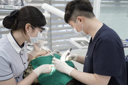 미사잇몸치료, 미사역잇몸치료, 하남잇몸치료, 치주과전문의, 유경호대표원장, 잇몸치료, 치주질환, 스케일링, 잇몸수술, 365플러스치과