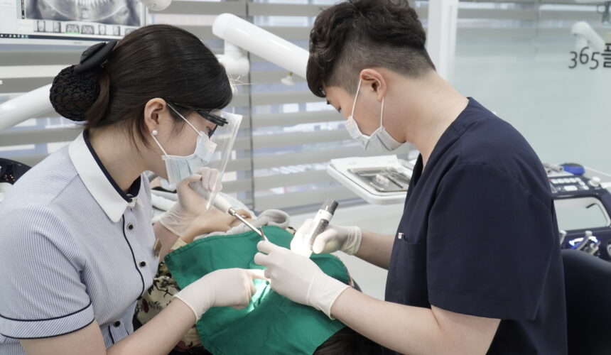 미사잇몸치료, 미사역잇몸치료, 하남잇몸치료, 치주과전문의, 유경호대표원장, 잇몸치료, 치주질환, 스케일링, 잇몸수술, 365플러스치과