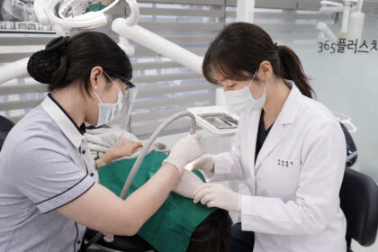 미사신경치료 365플러스치과 보존과 전문의 한벼리 원장 진료 장면