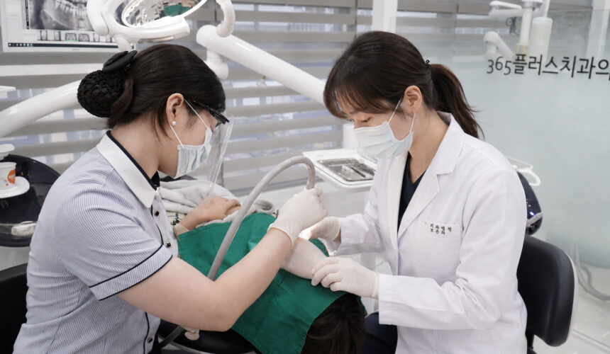 미사신경치료 365플러스치과 보존과 전문의 한벼리 원장 진료 장면
